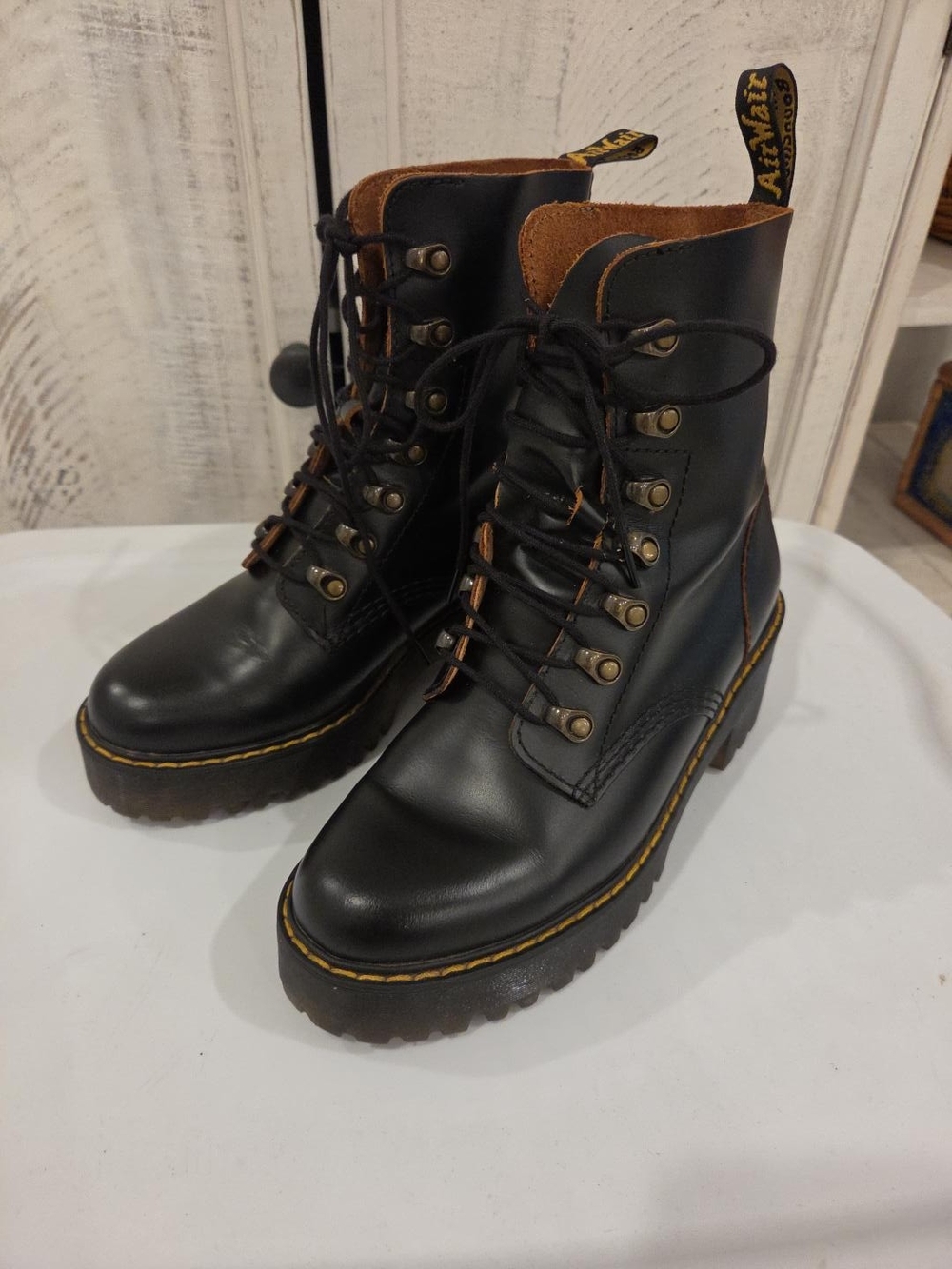 Dr. Martens Leona Vintage Smooth Black Leather Platform Boots Women’s 7